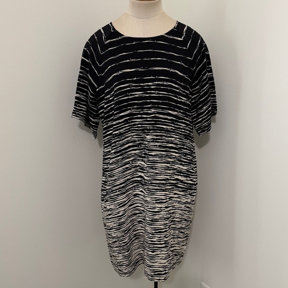 Vince Large 100% Silk Black & Ivory Shift Mini Dress ~ Classic Career Capsule - Picture 1 of 7